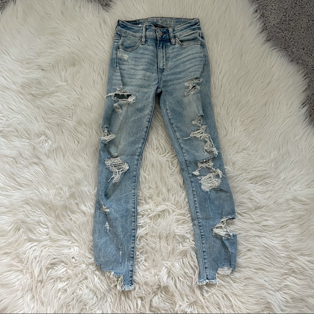 AE Distressed High Waisted Jeans